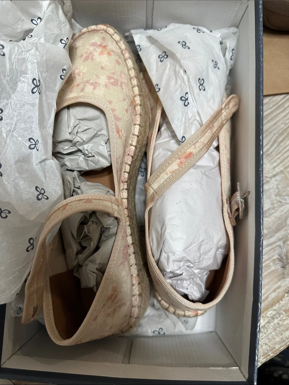 Anthropologie •	cotton upper
